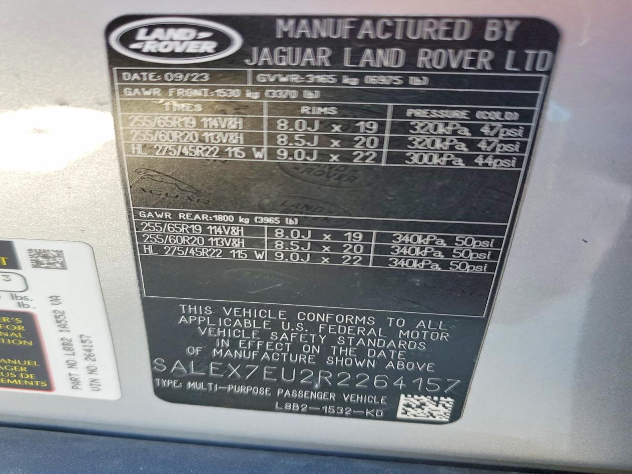 2024 LAND ROVER Defender