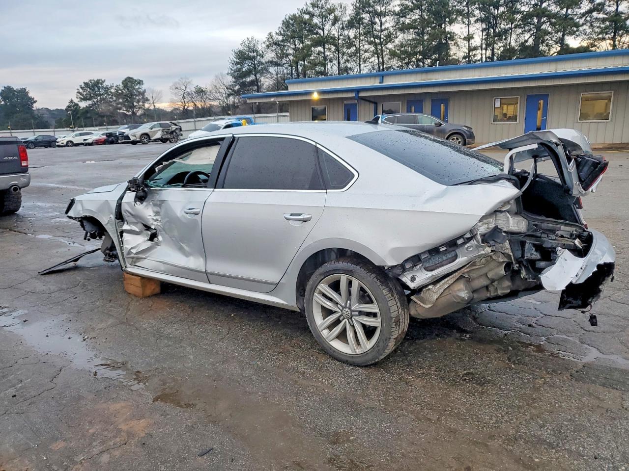 2017 VOLKSWAGEN Passat