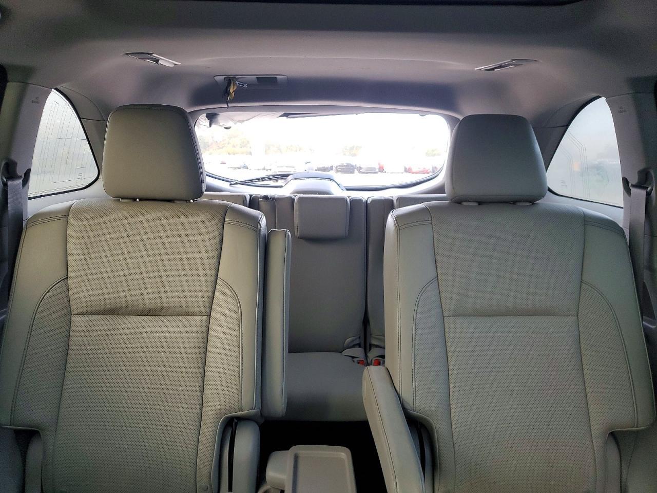 2016 TOYOTA HIGHLANDER
