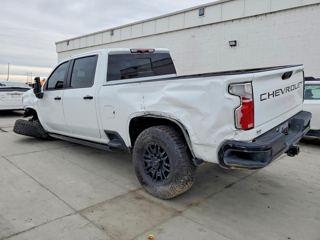 2024 CHEVROLET Silverado