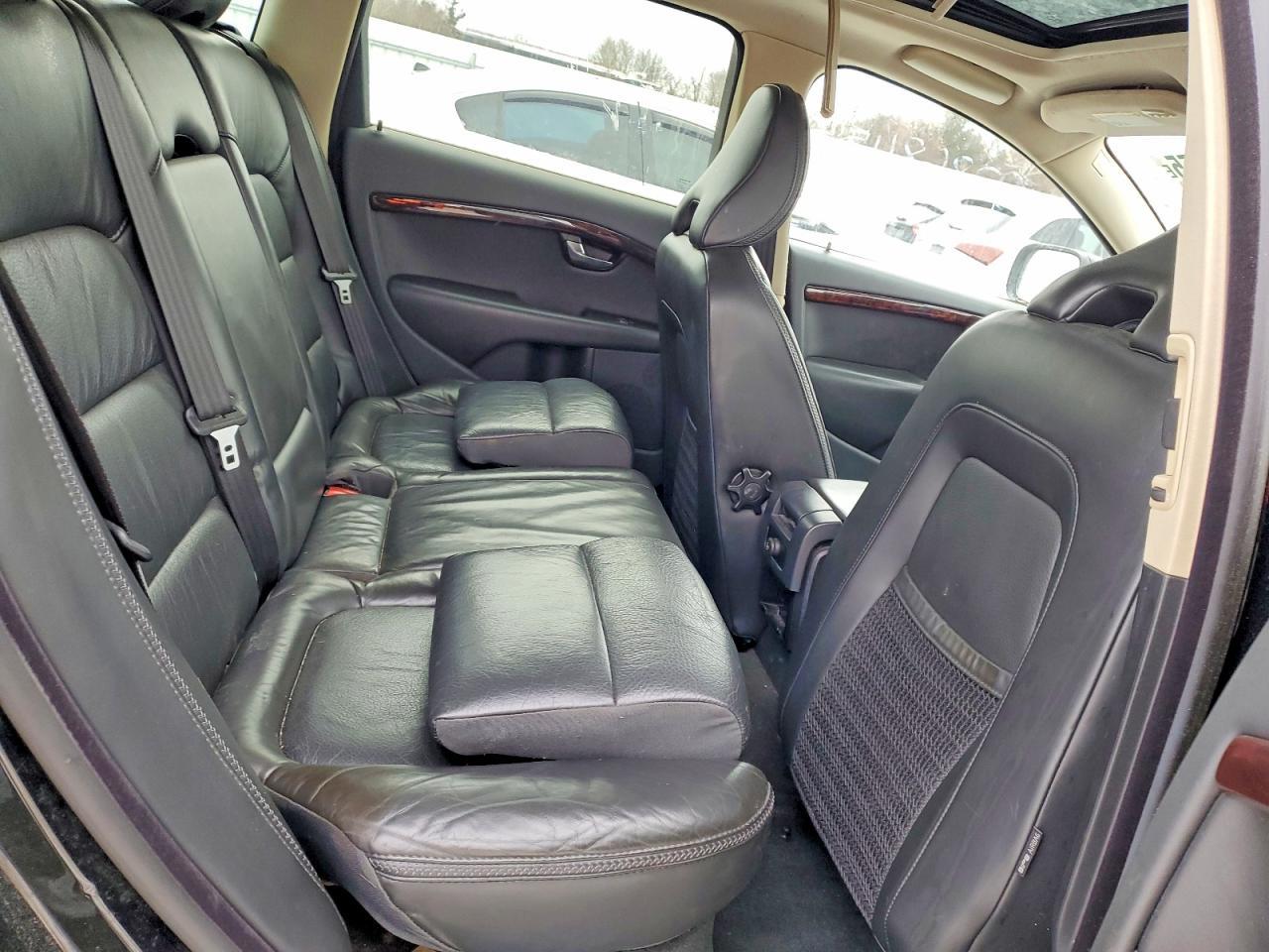 2008 VOLVO XC70