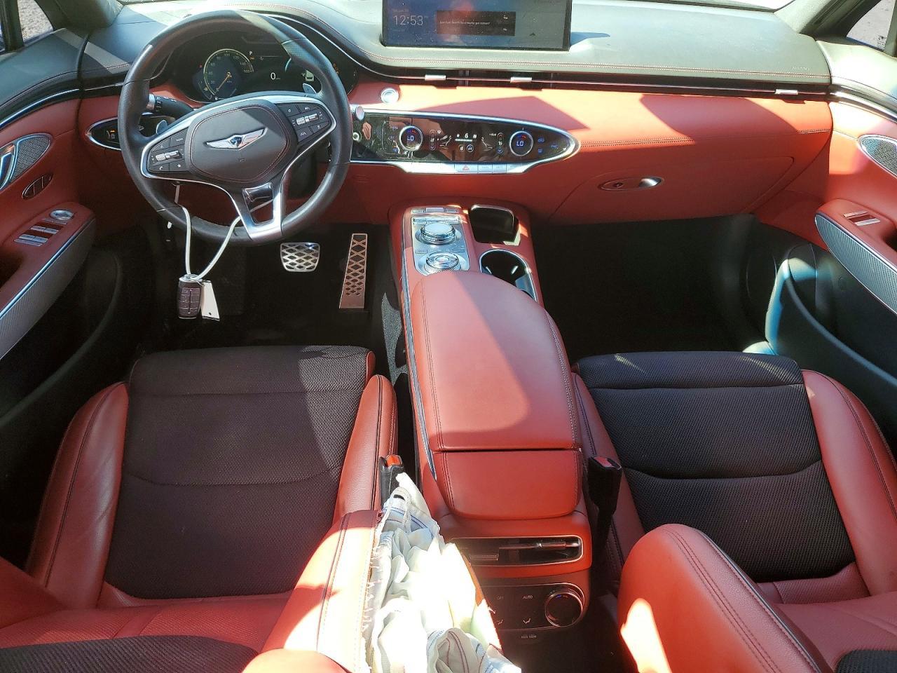2023 GENESIS GV70