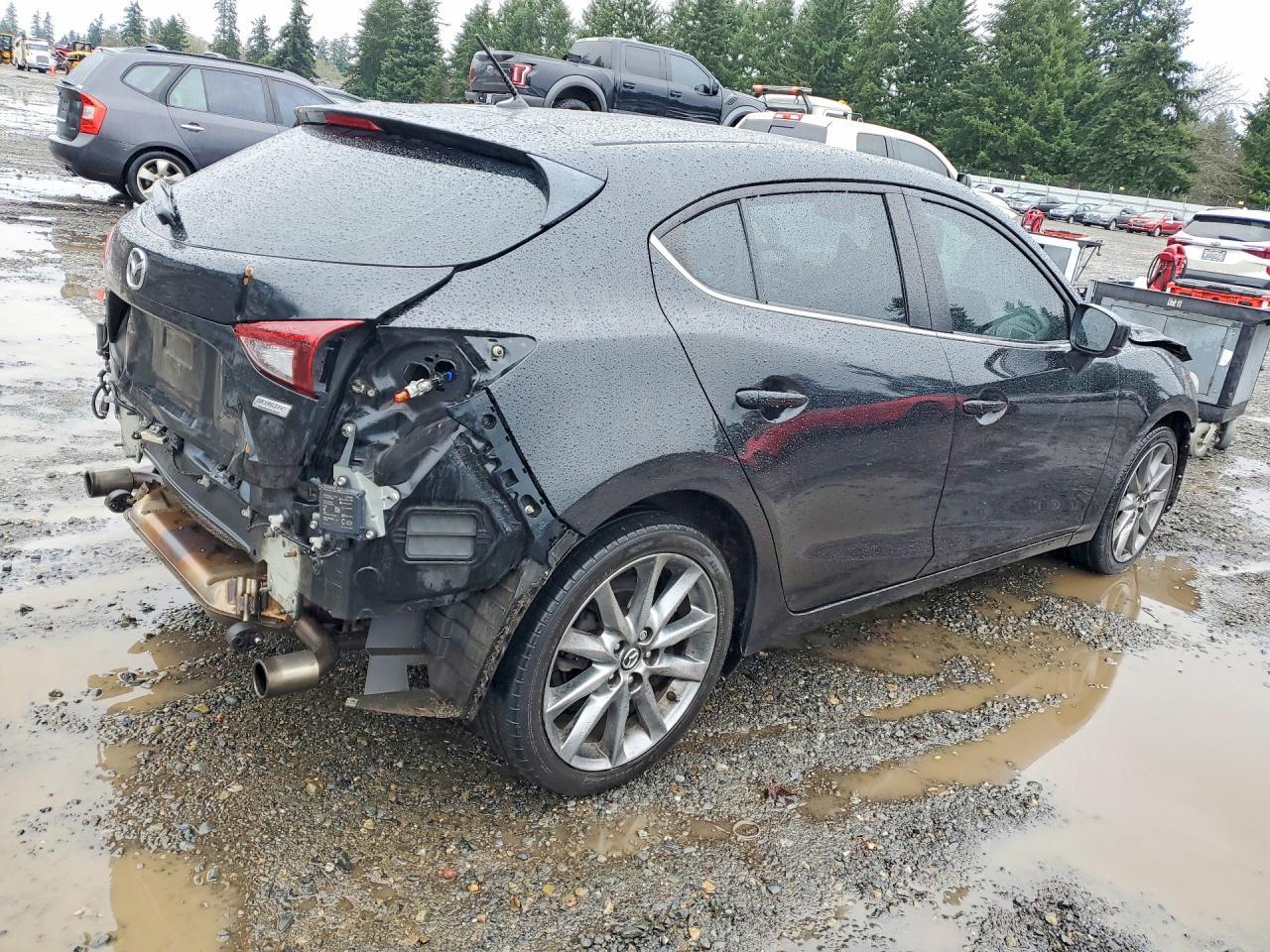 2018 MAZDA 3