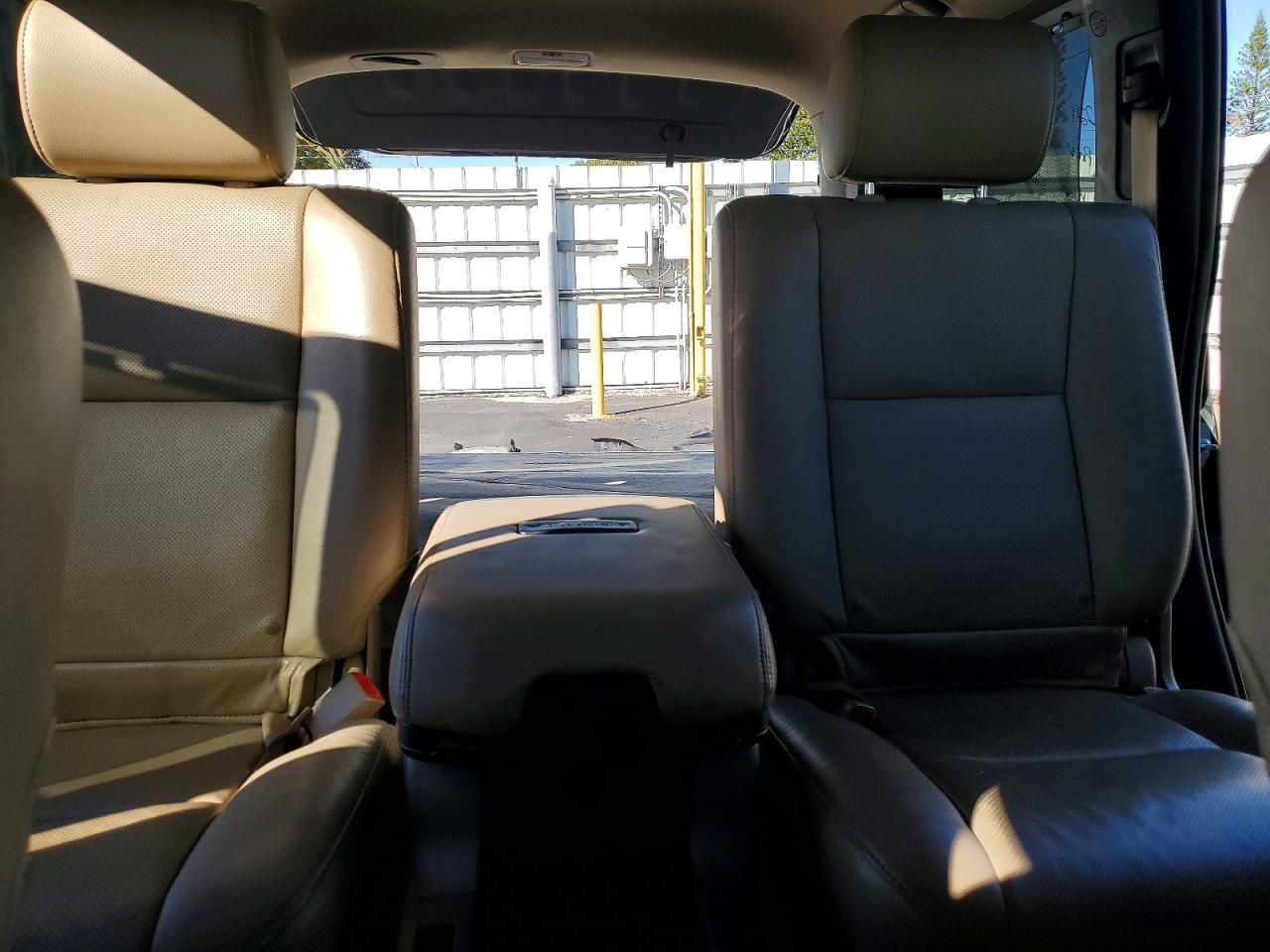 2013 TOYOTA Sequoia