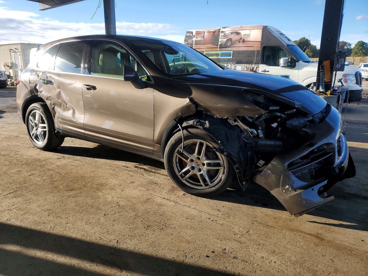 2014 PORSCHE CAYENNE