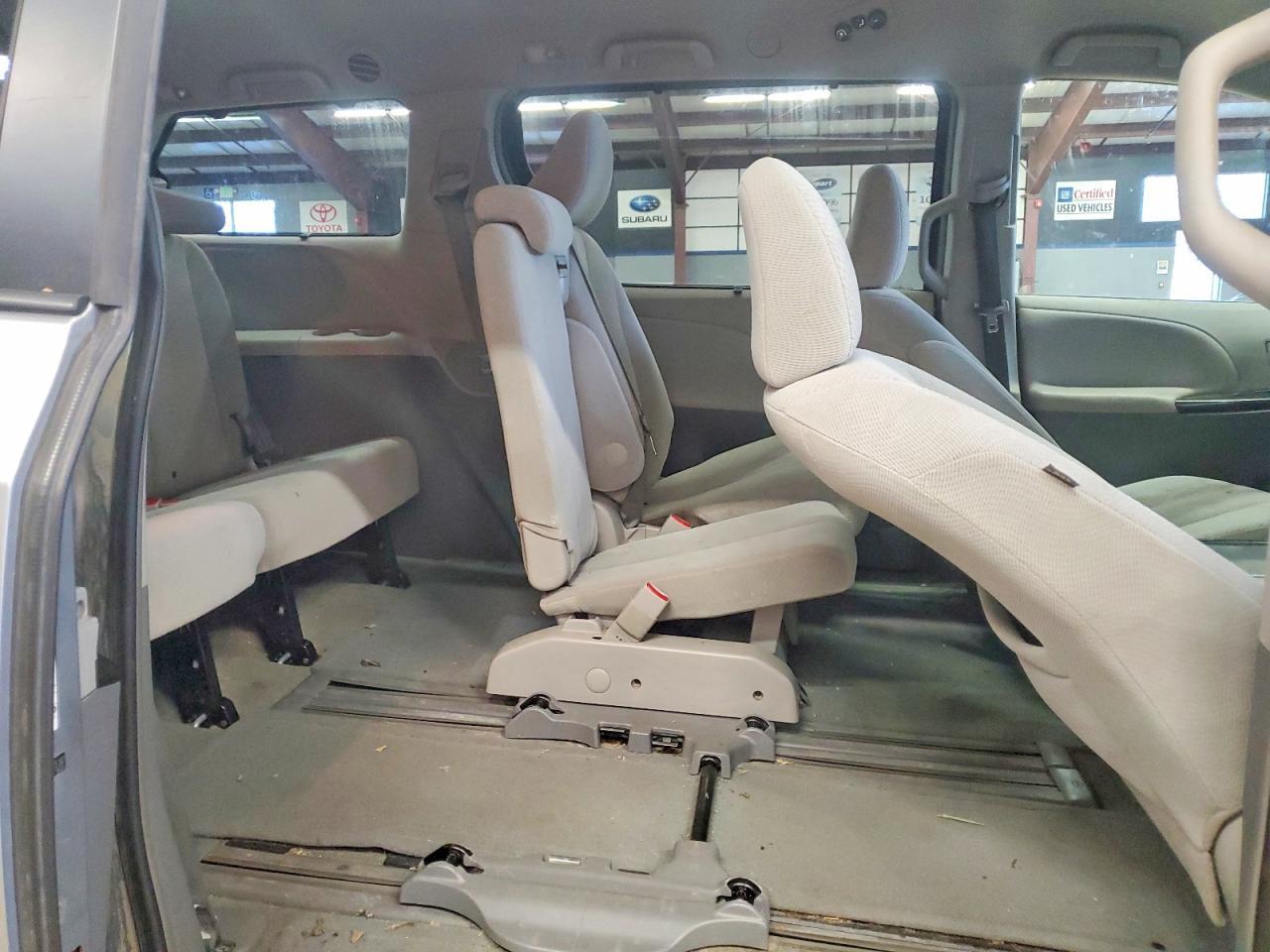 2012 TOYOTA SIENNA