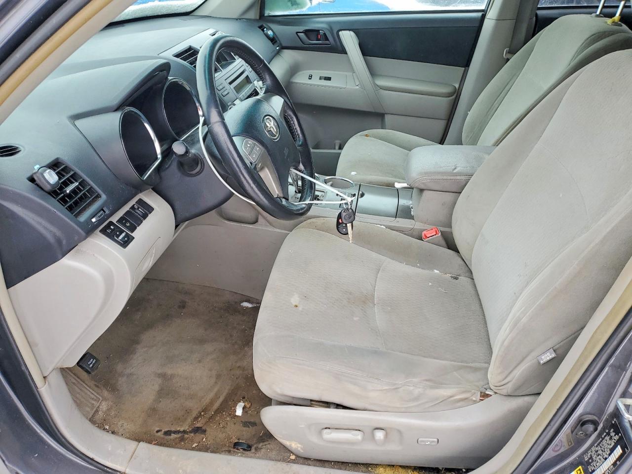 2010 TOYOTA HIGHLANDER