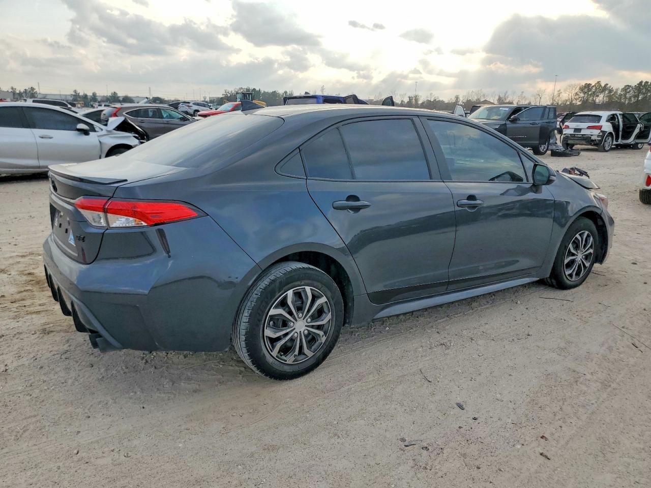 2025 TOYOTA COROLLA