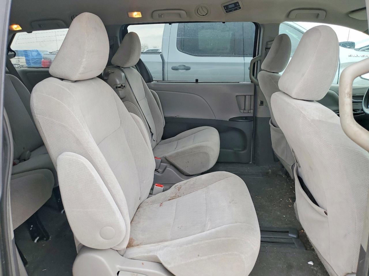 2016 TOYOTA SIENNA