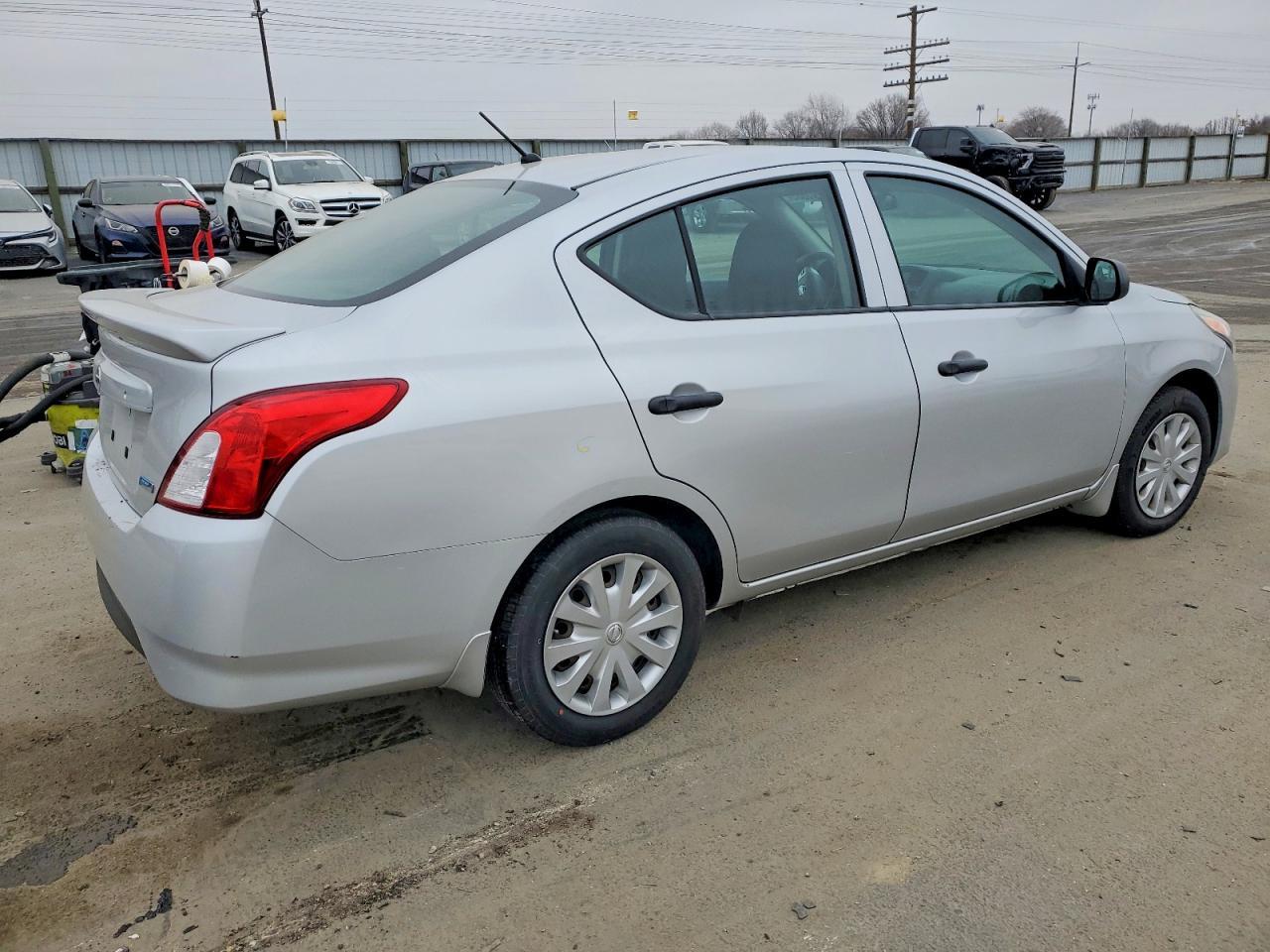 2015 NISSAN VERSA