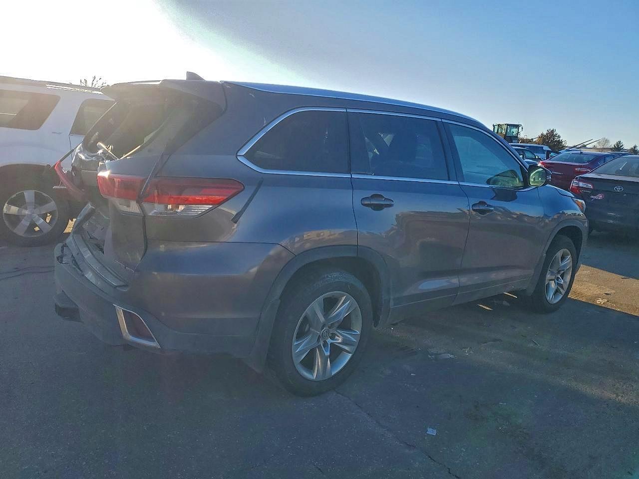 2018 TOYOTA HIGHLANDER