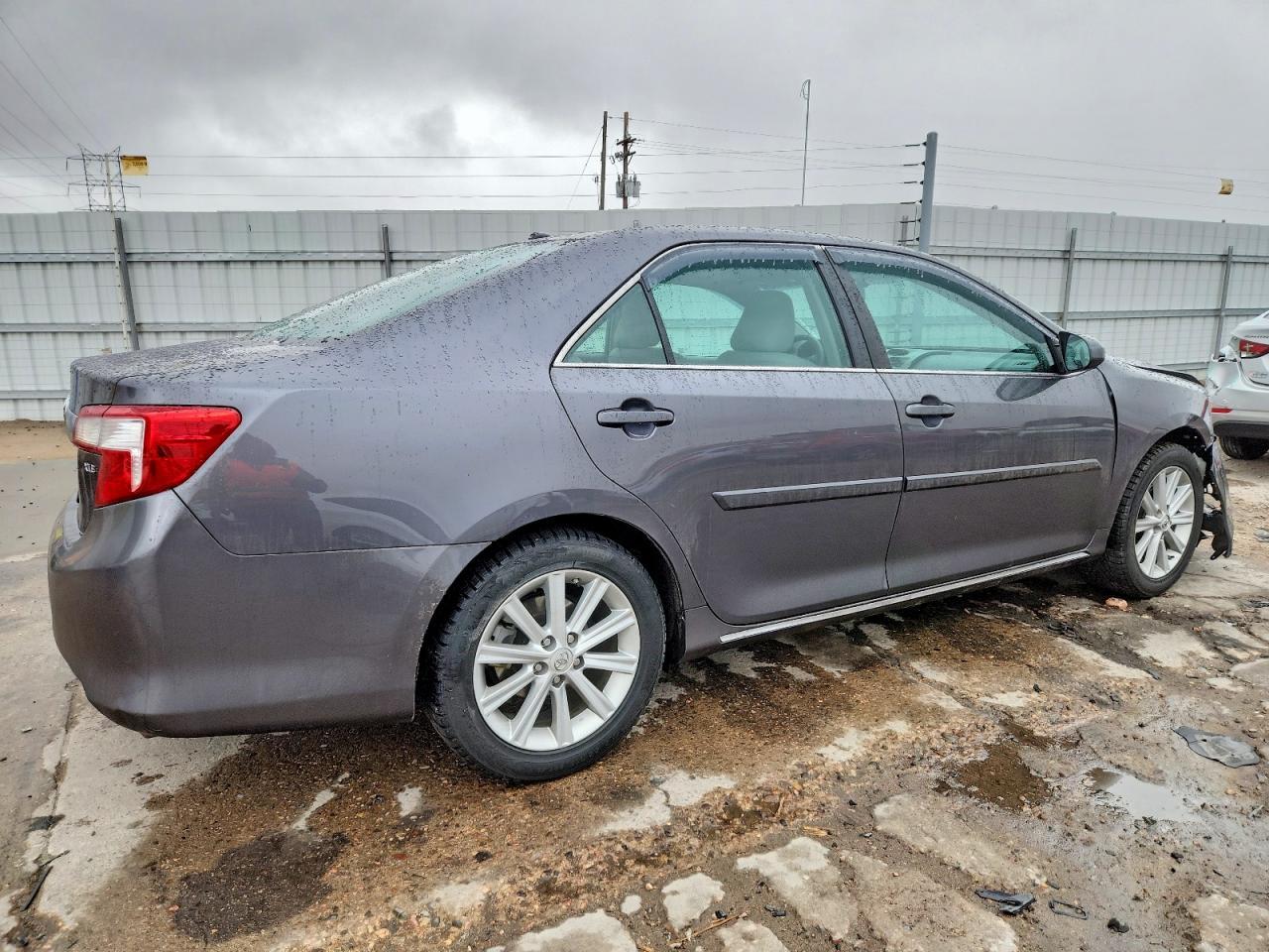 2014 TOYOTA CAMRY