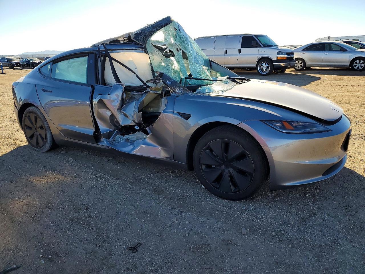2025 TESLA MODEL 3