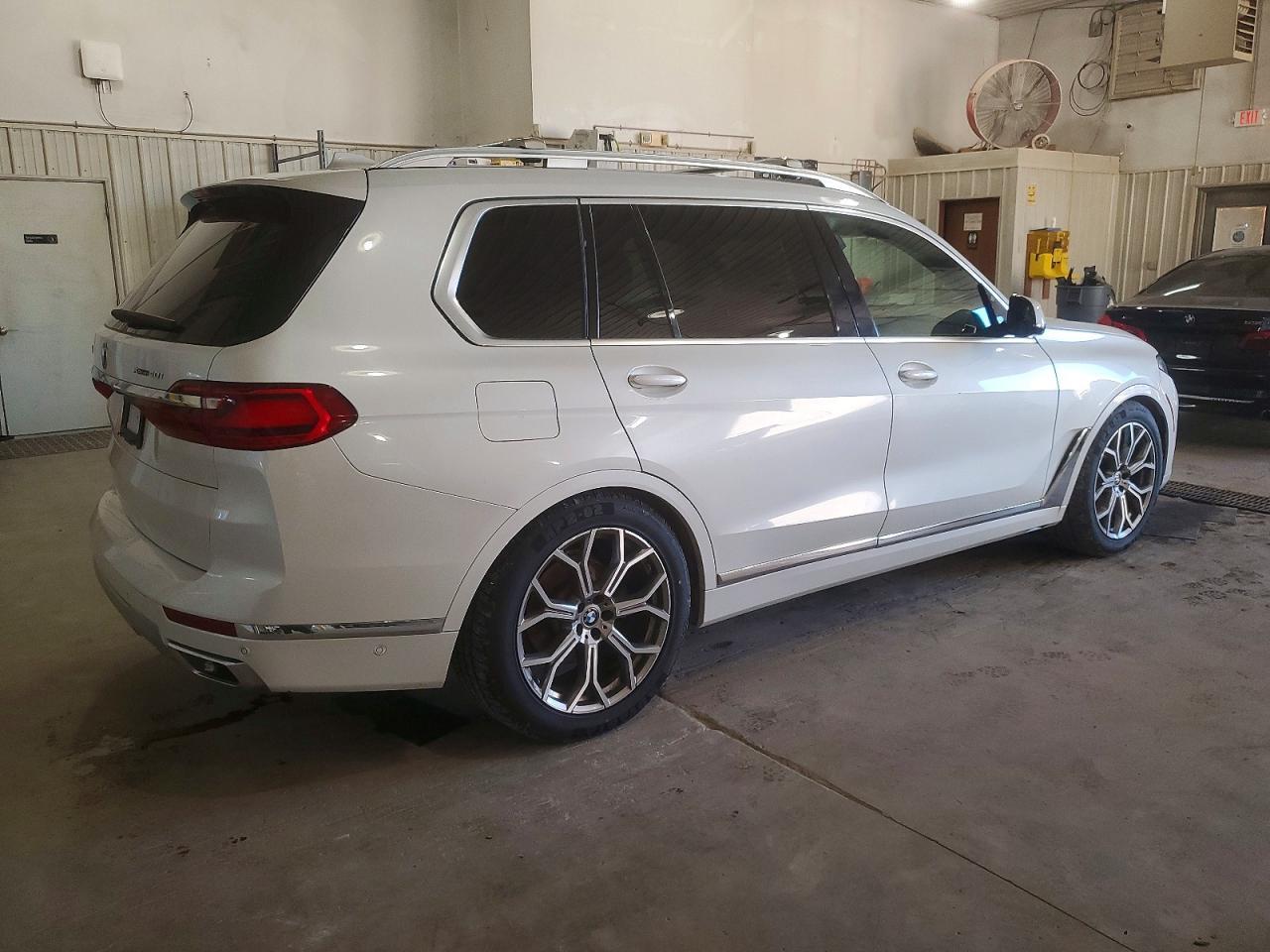 2020 BMW X7