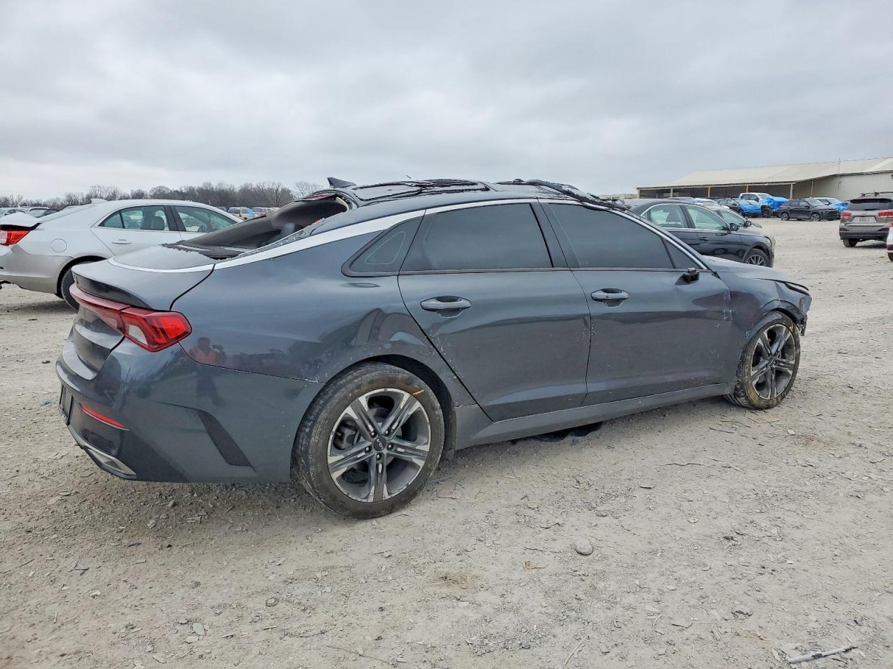 2022 KIA K5