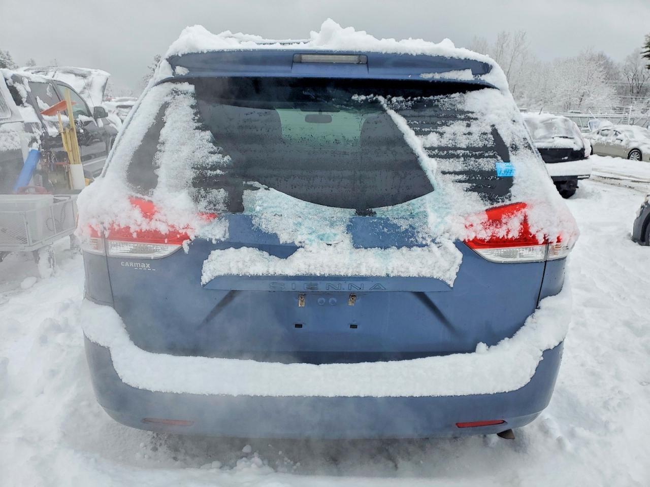 2013 TOYOTA SIENNA
