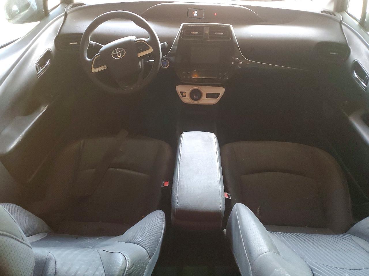 2016 TOYOTA PRIUS
