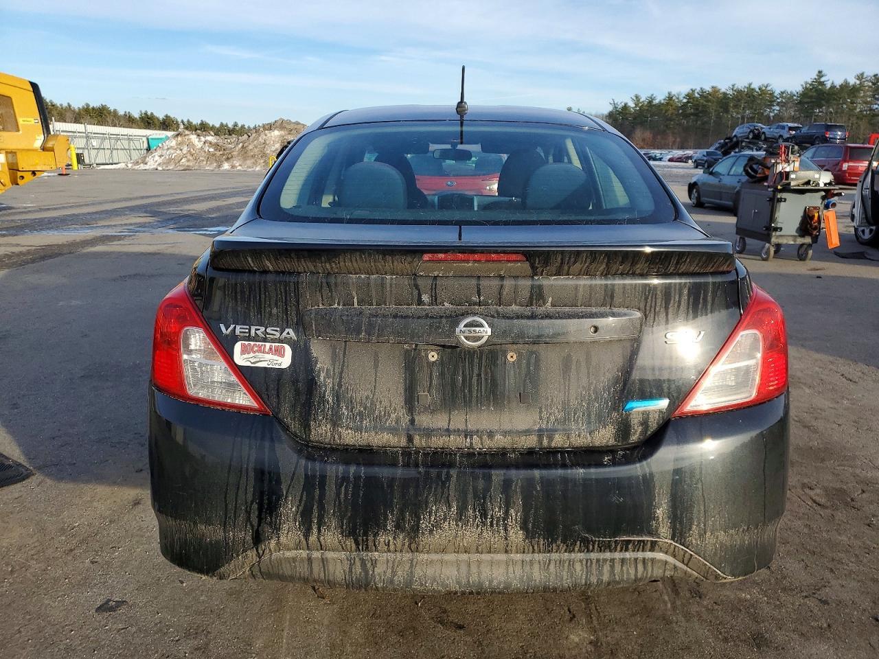 2015 NISSAN VERSA