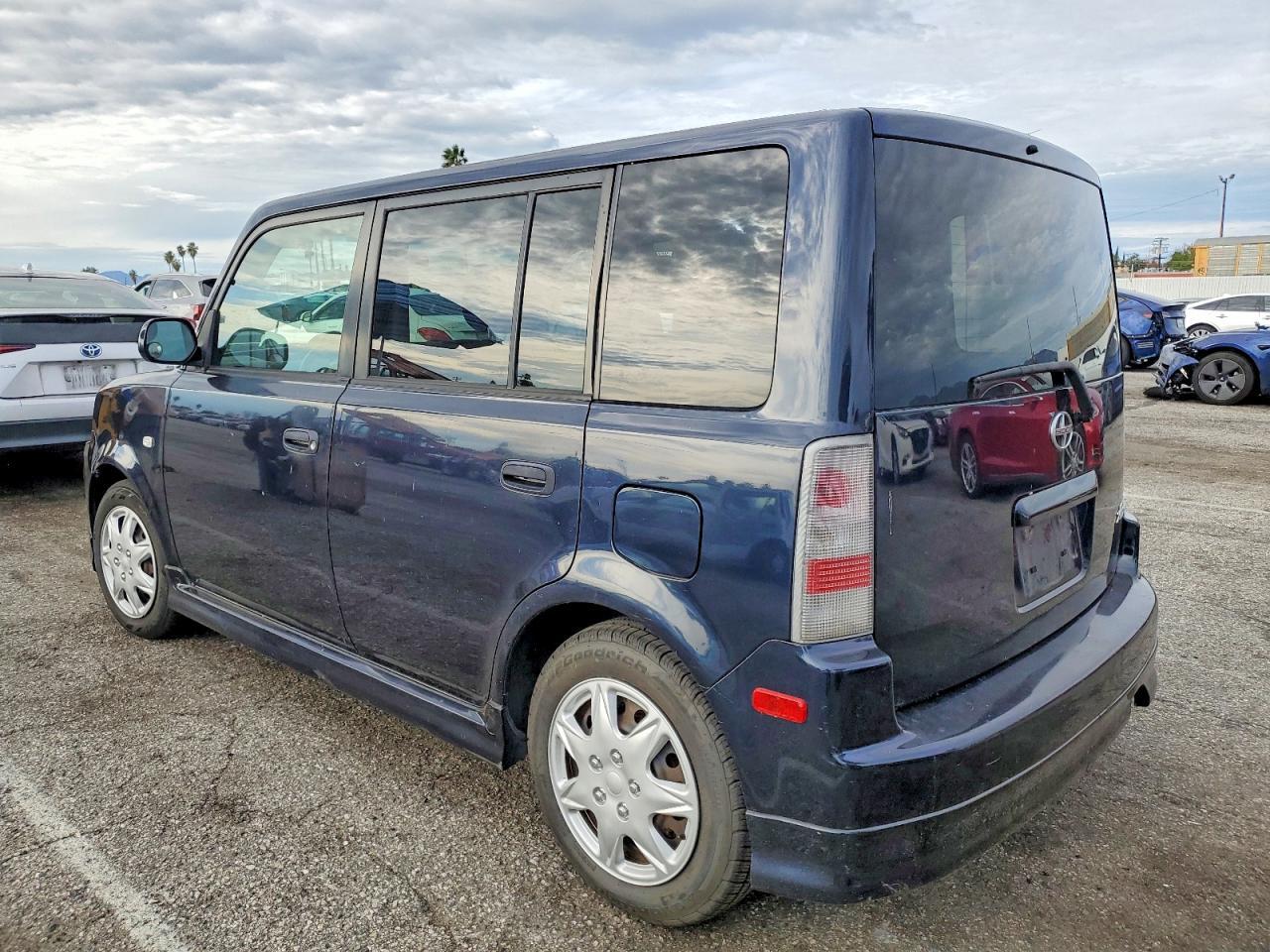 2005 TOYOTA SCION