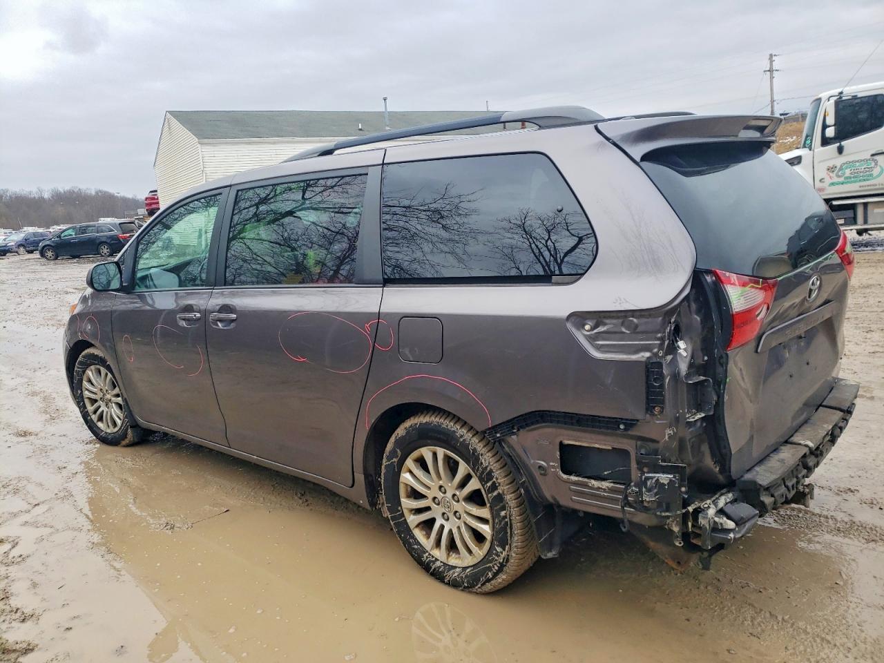 2015 TOYOTA SIENNA