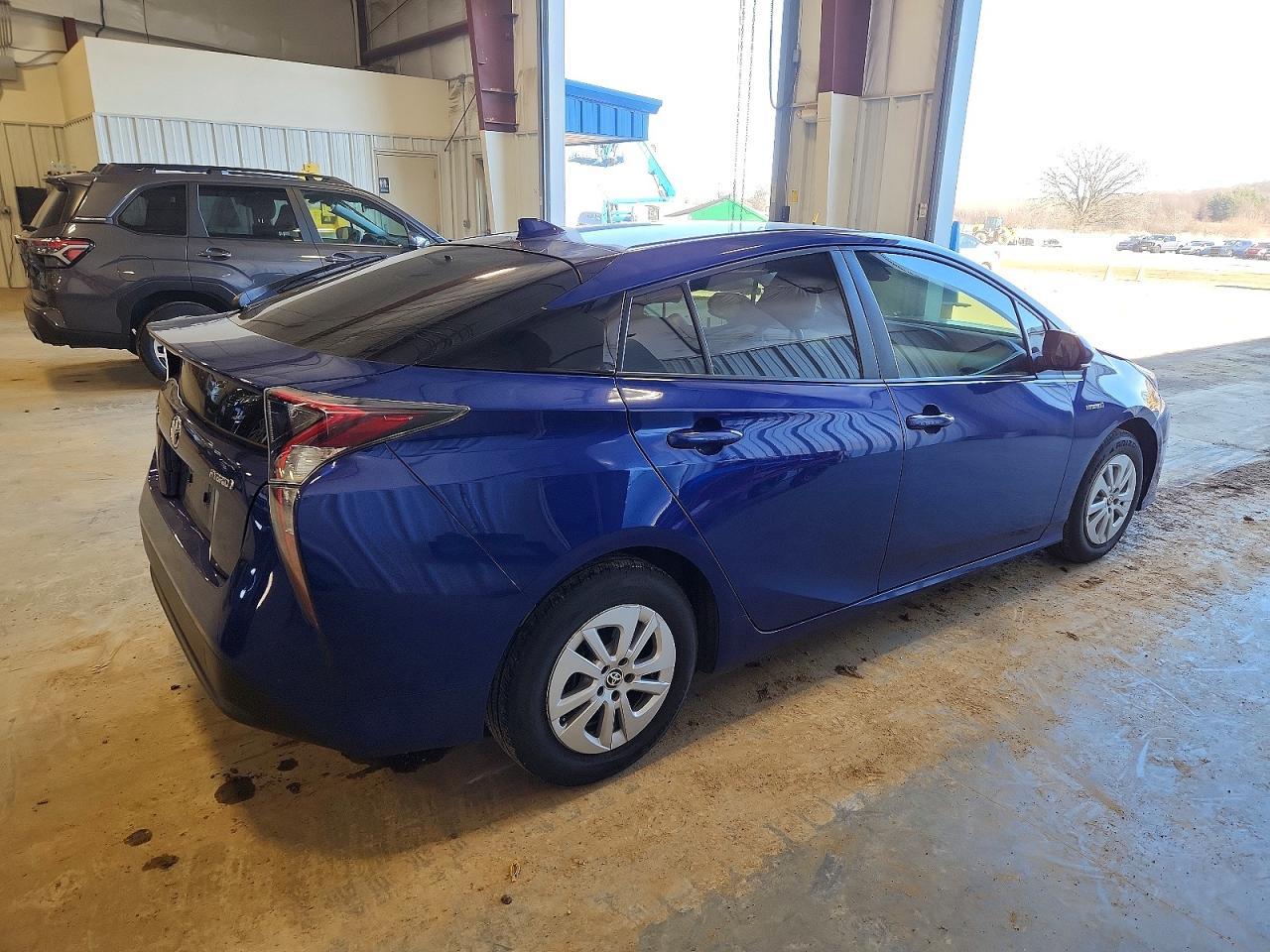 2017 TOYOTA PRIUS