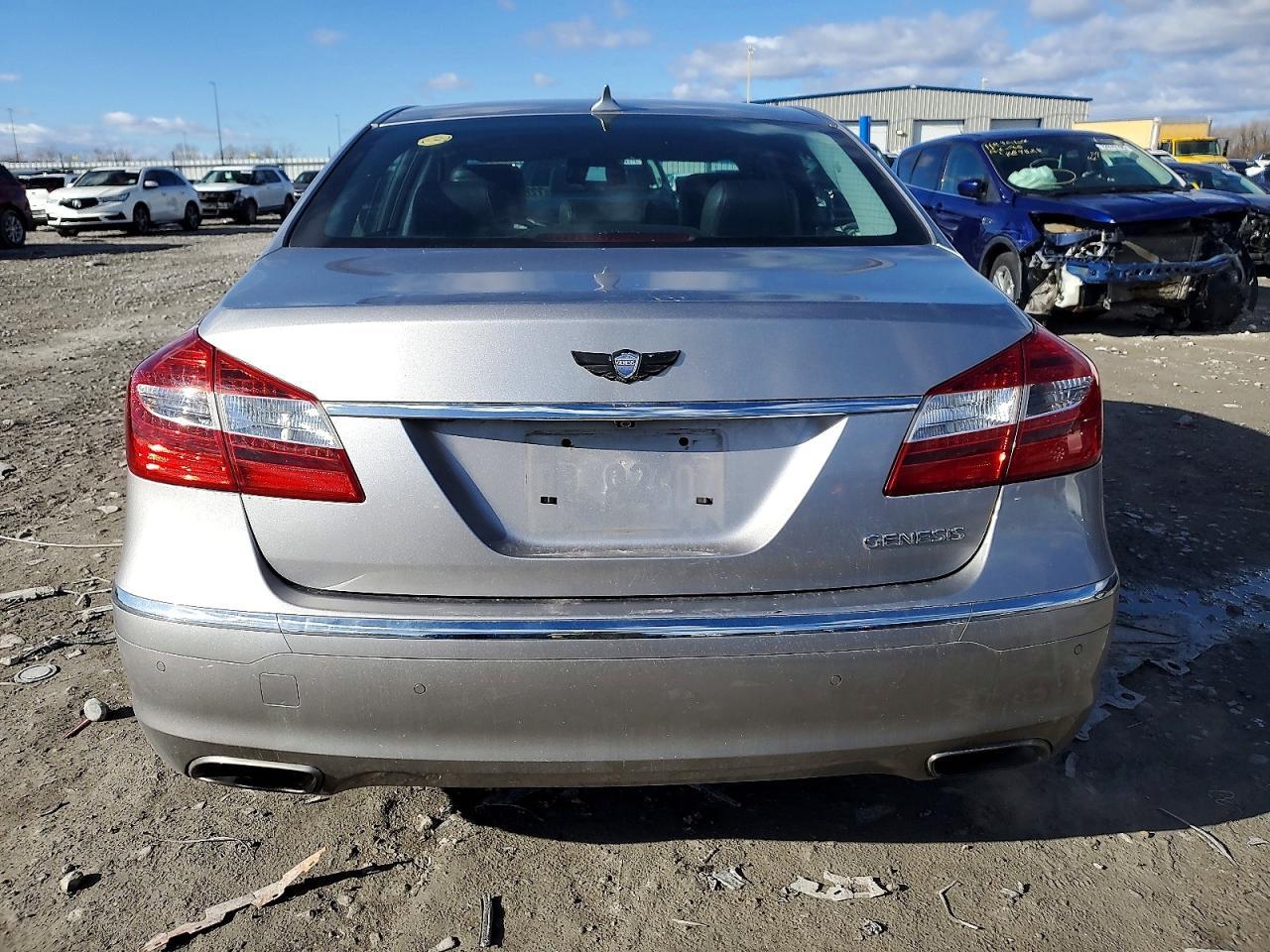 2013 HYUNDAI GENESIS