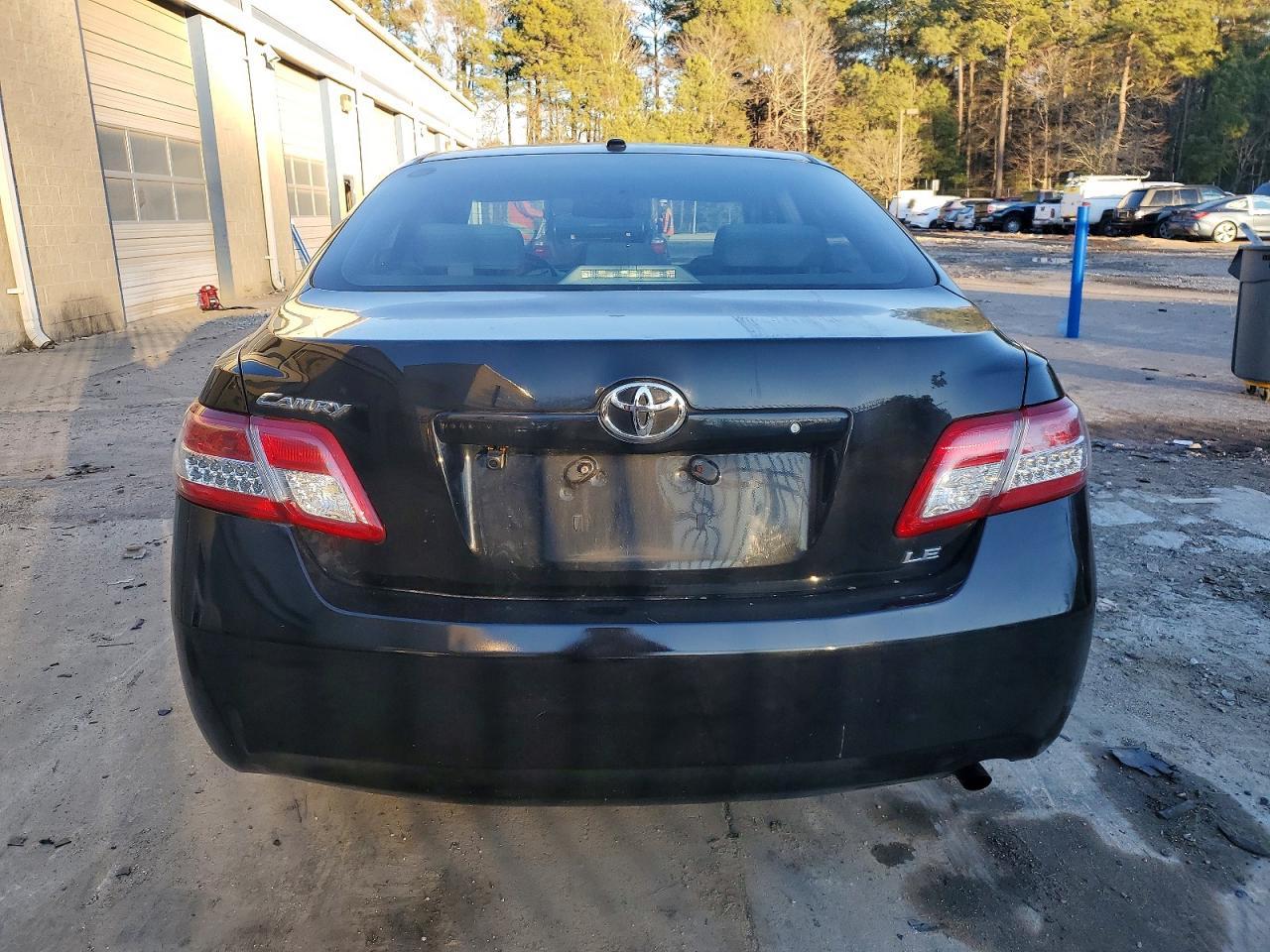 2011 TOYOTA CAMRY
