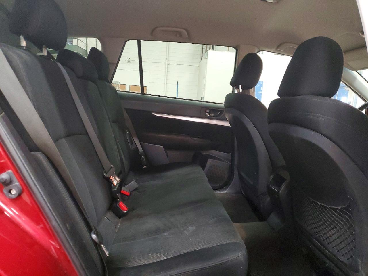2014 SUBARU Outback
