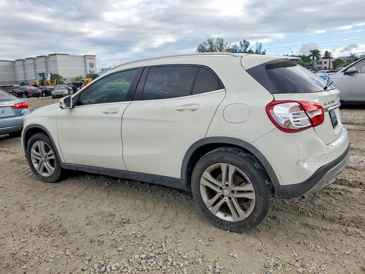 2017 MERCEDES-BENZ GLA-Class