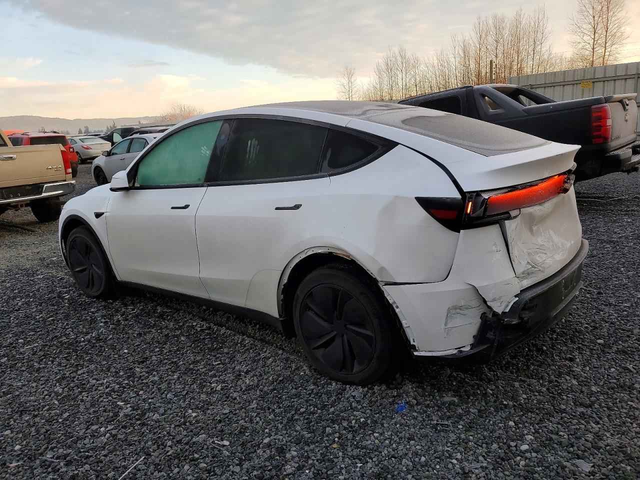 2026 TESLA MODEL Y