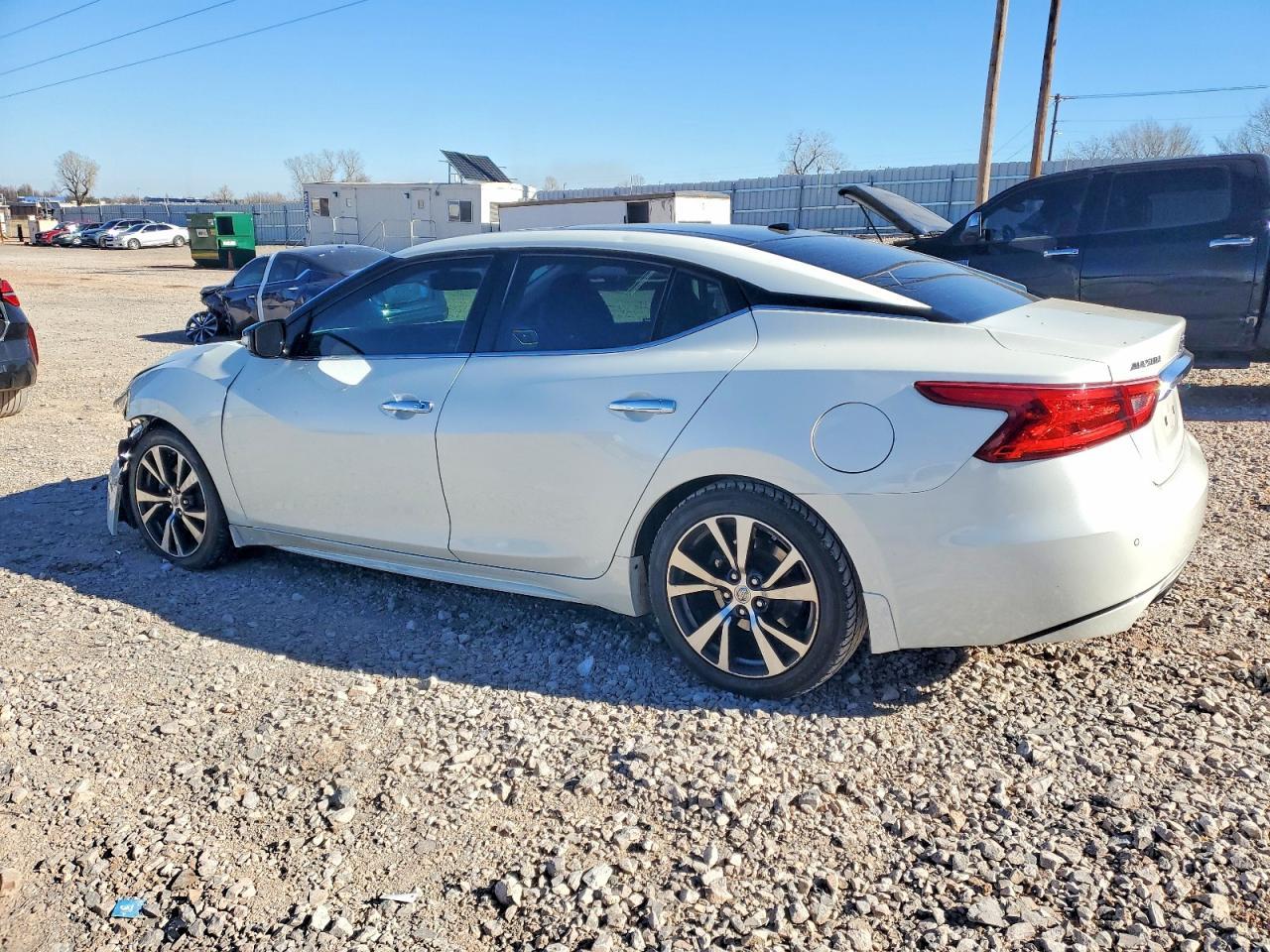 2017 NISSAN Maxima