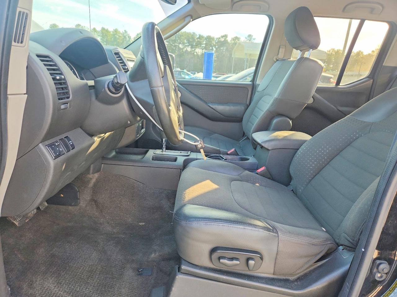 2010 NISSAN Frontier