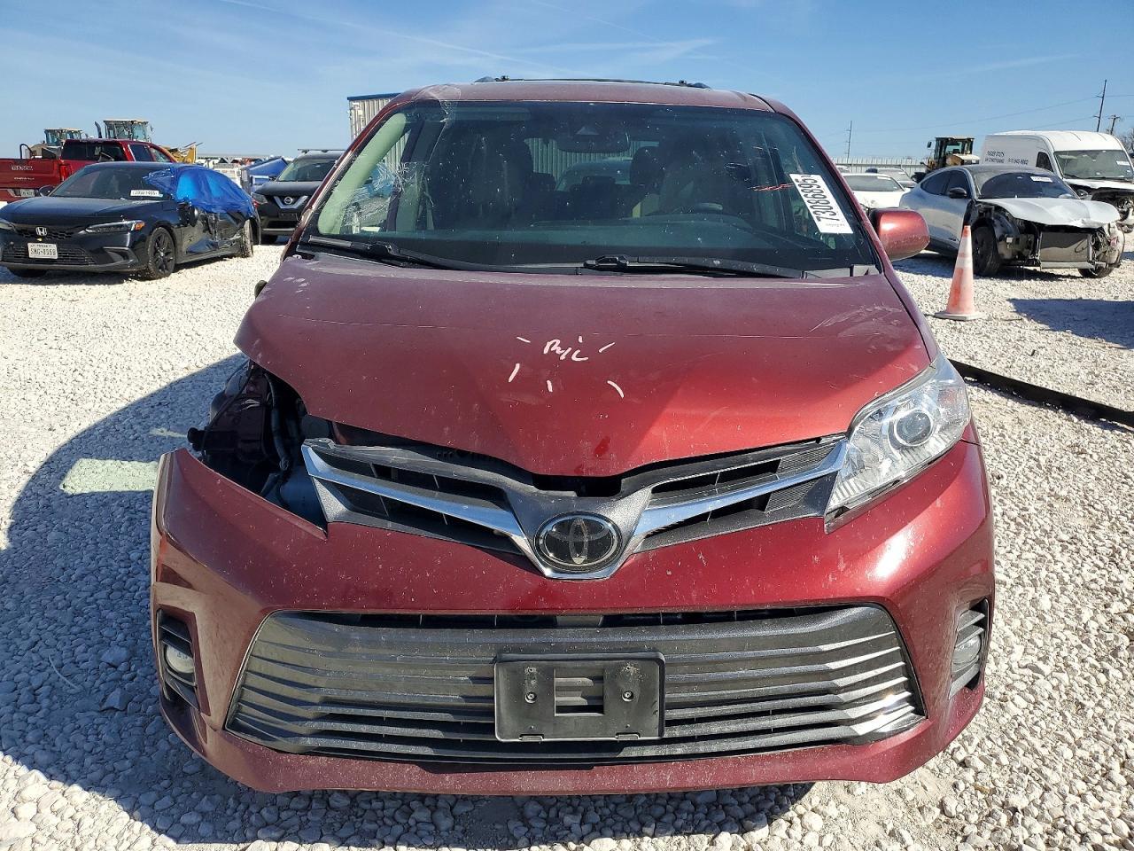 2019 TOYOTA SIENNA