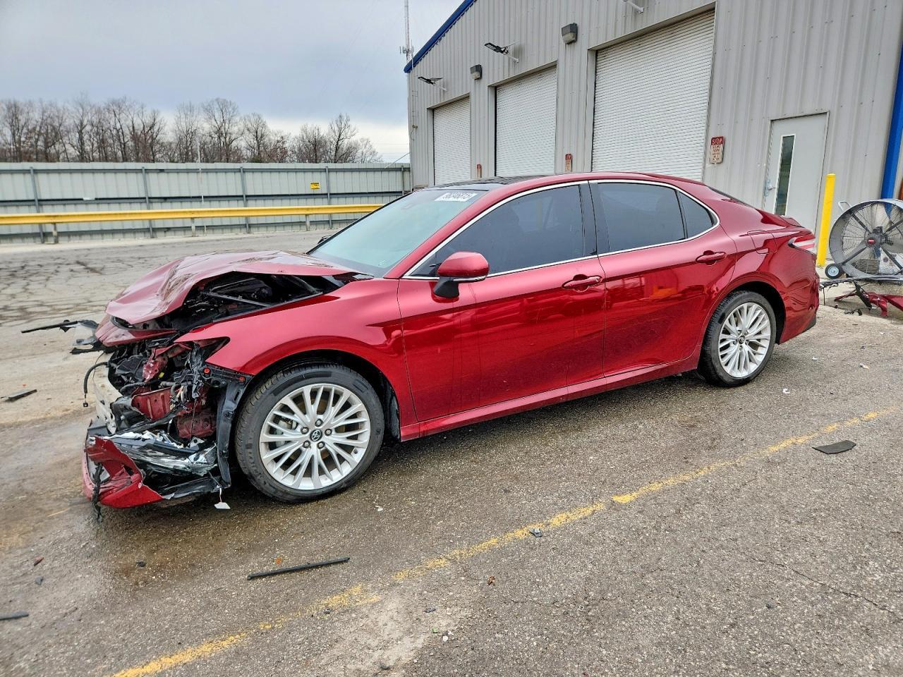 2018 TOYOTA CAMRY