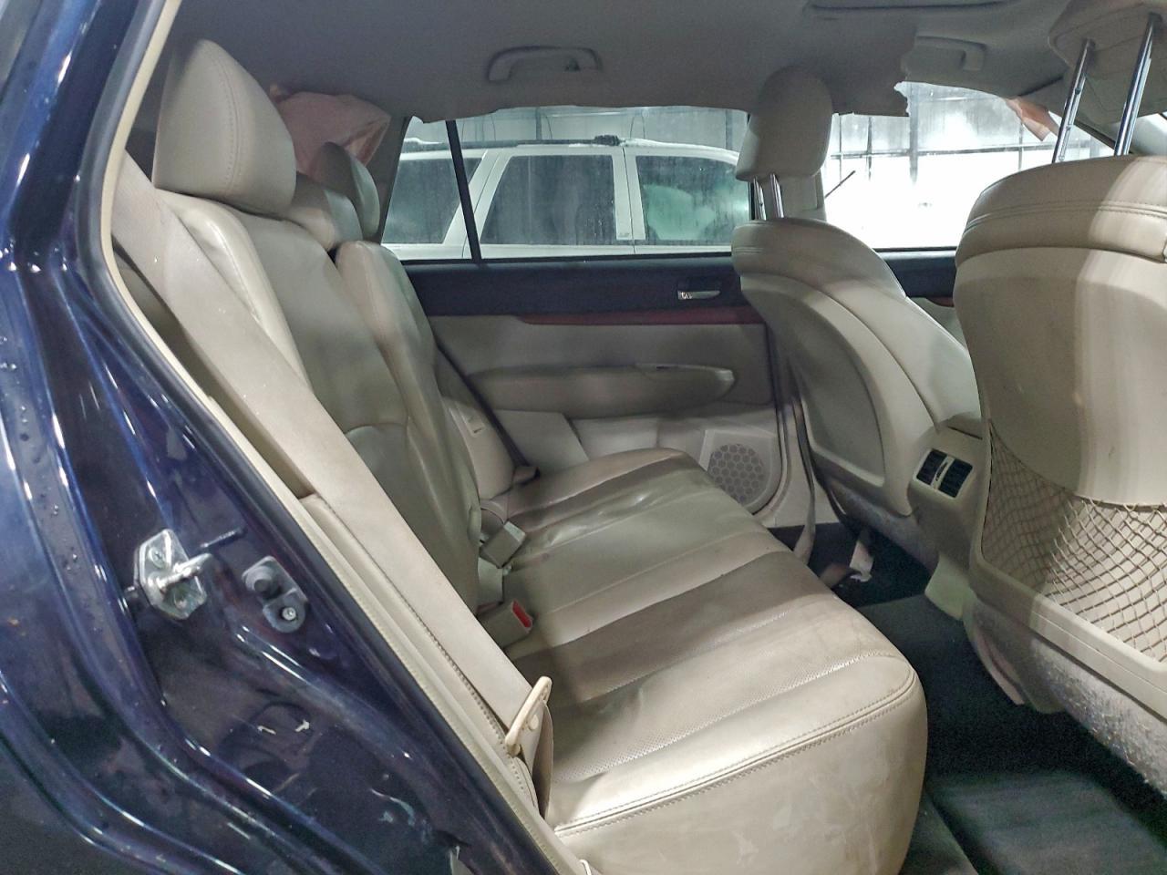 2013 SUBARU Outback