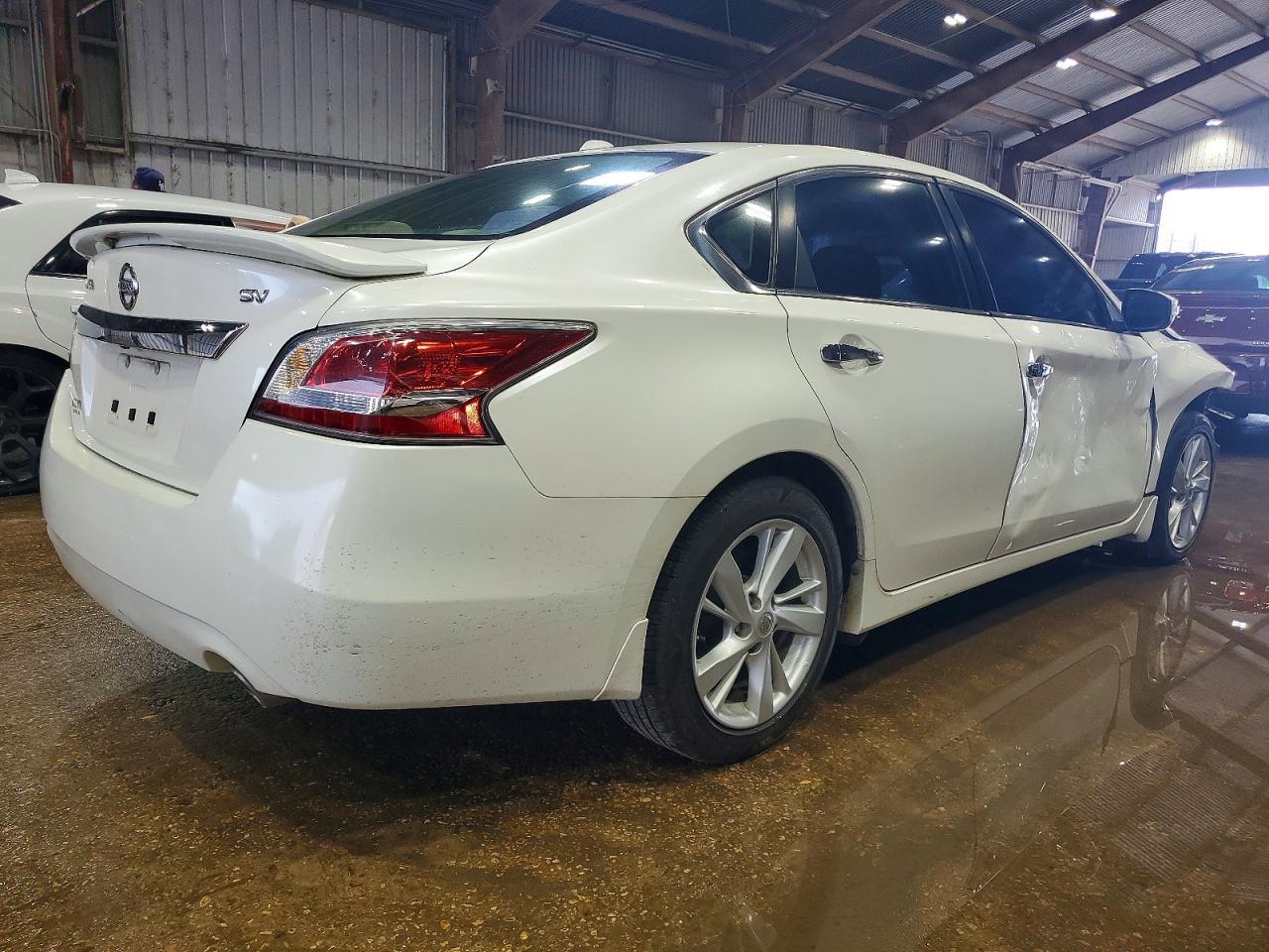 2015 NISSAN
