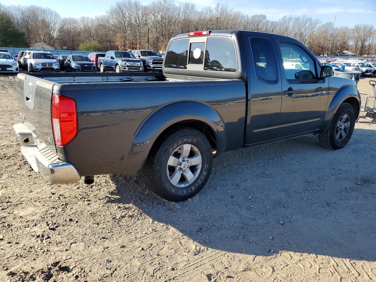 2012 NISSAN Frontier
