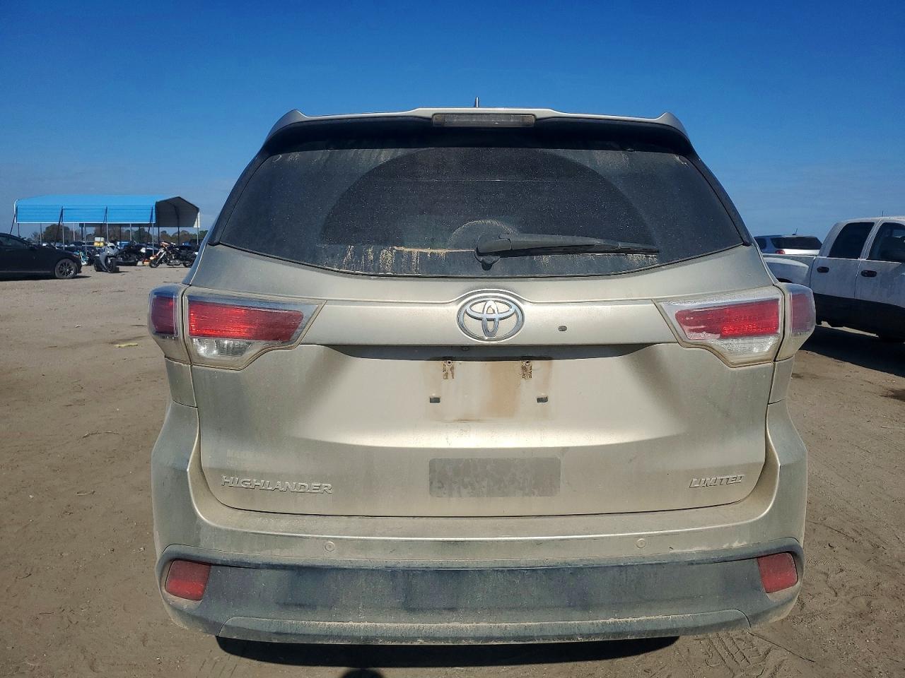 2016 TOYOTA HIGHLANDER