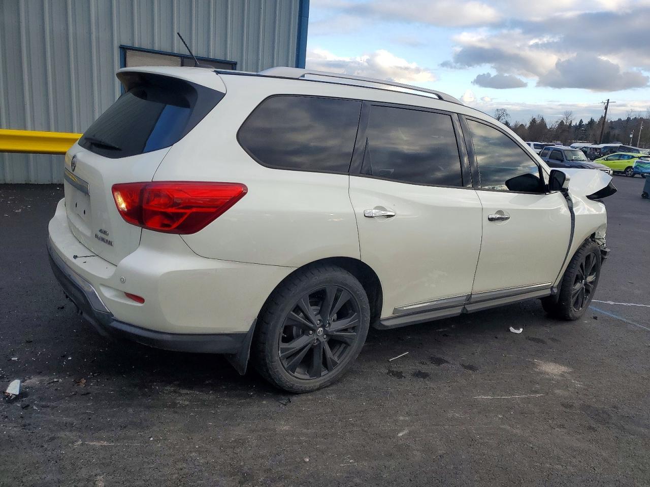 2017 NISSAN PATHFINDER