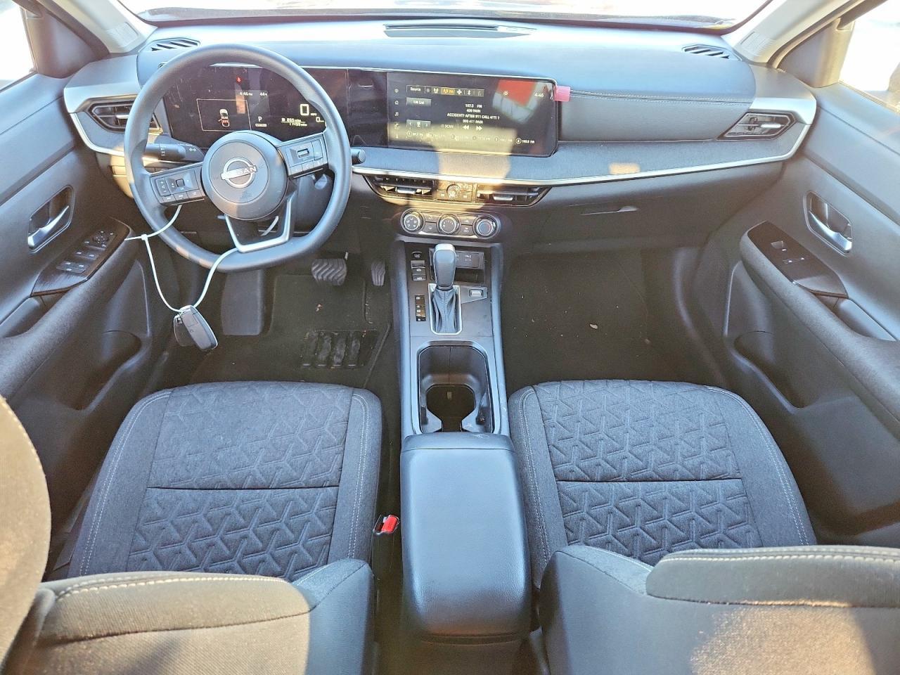 2025 NISSAN KICKS