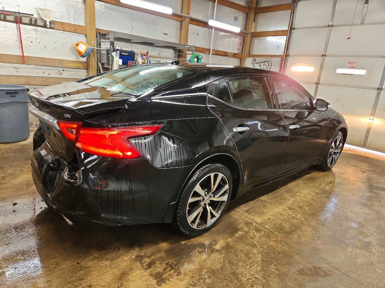 2017 NISSAN Maxima