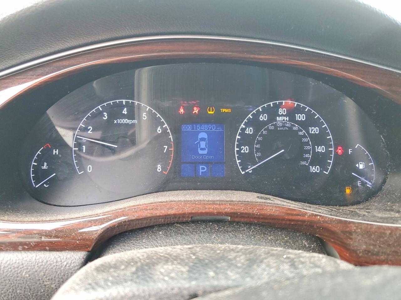 2013 HYUNDAI GENESIS