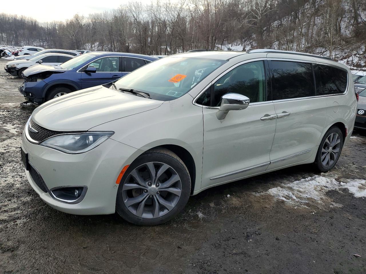 2019 CHRYSLER Pacifica