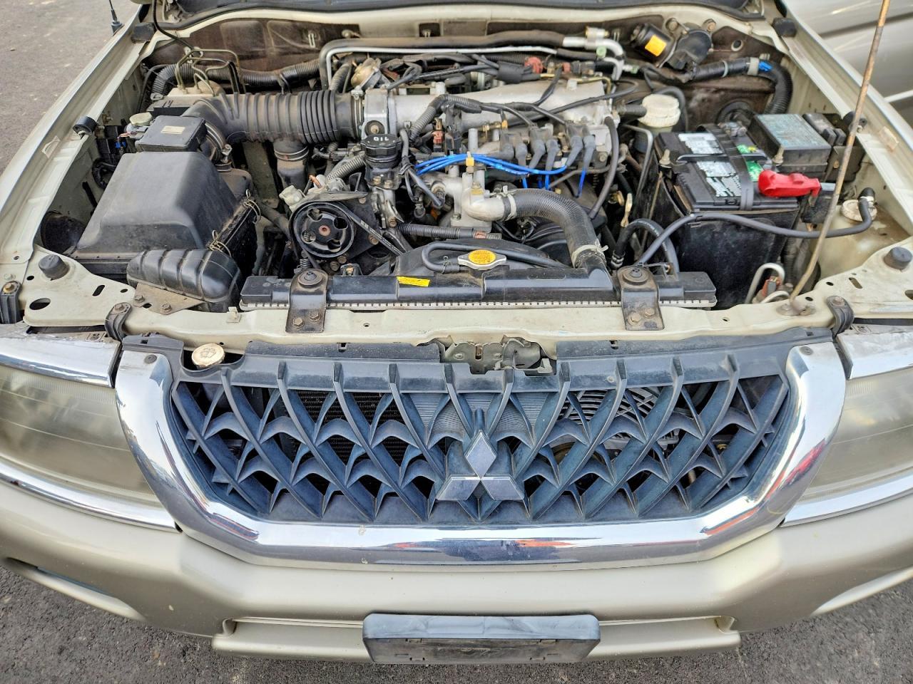 2002 MITSUBISHI Montero
