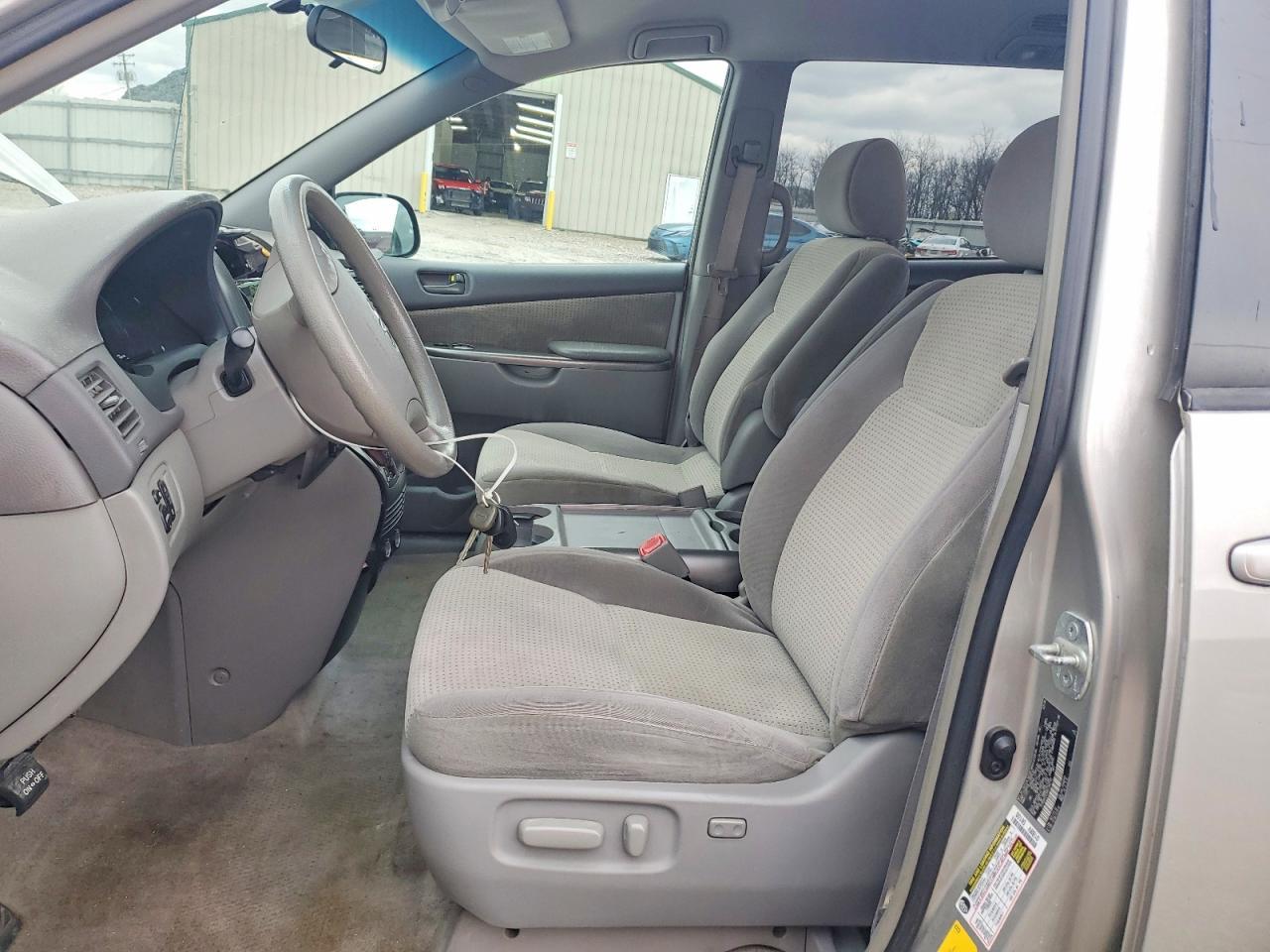 2008 TOYOTA SIENNA