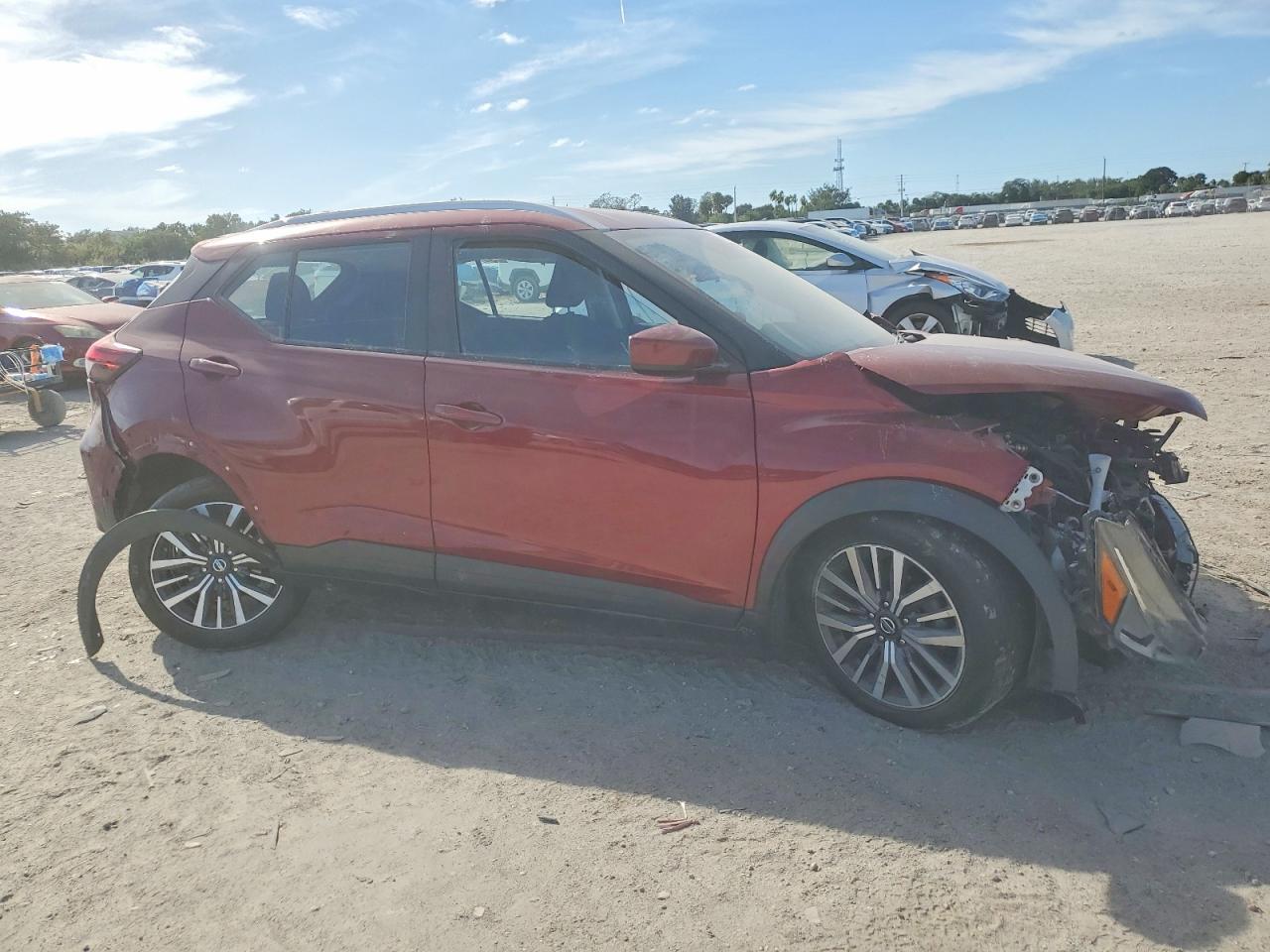 2021 NISSAN KICKS