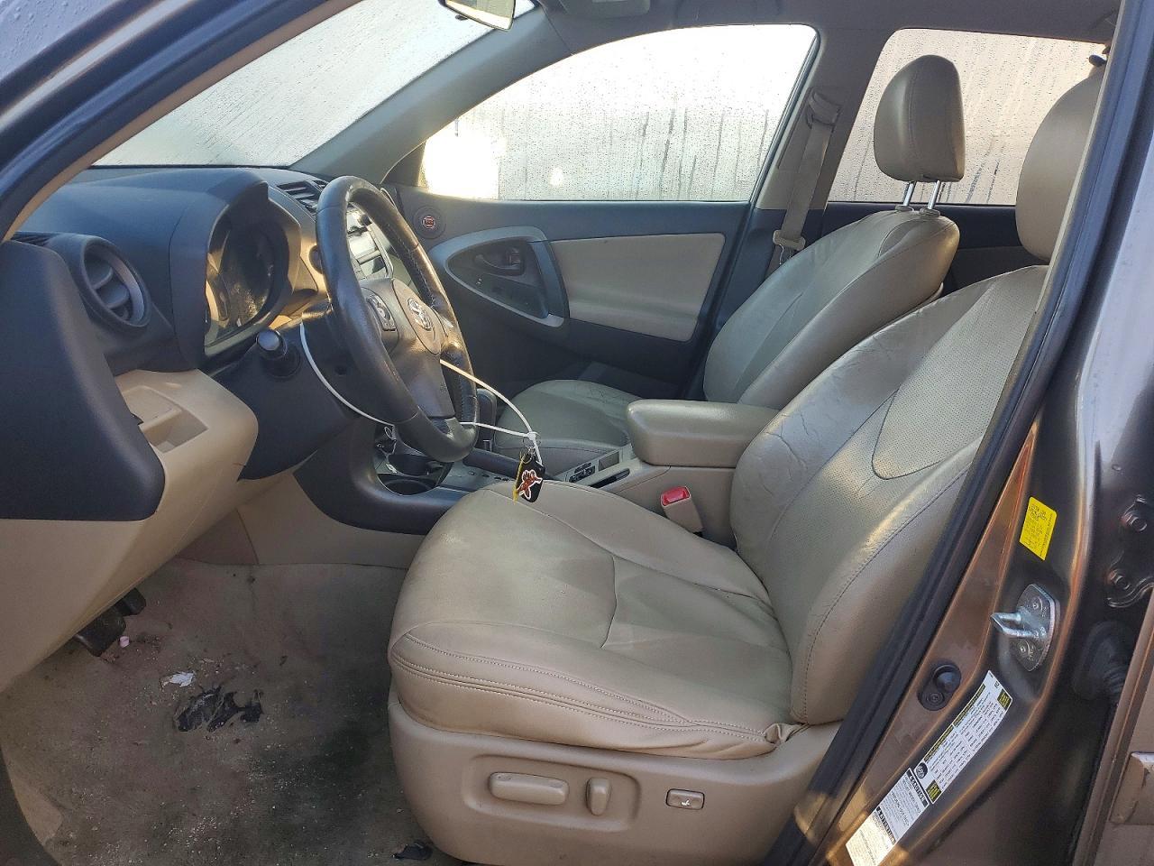 2011 TOYOTA RAV4