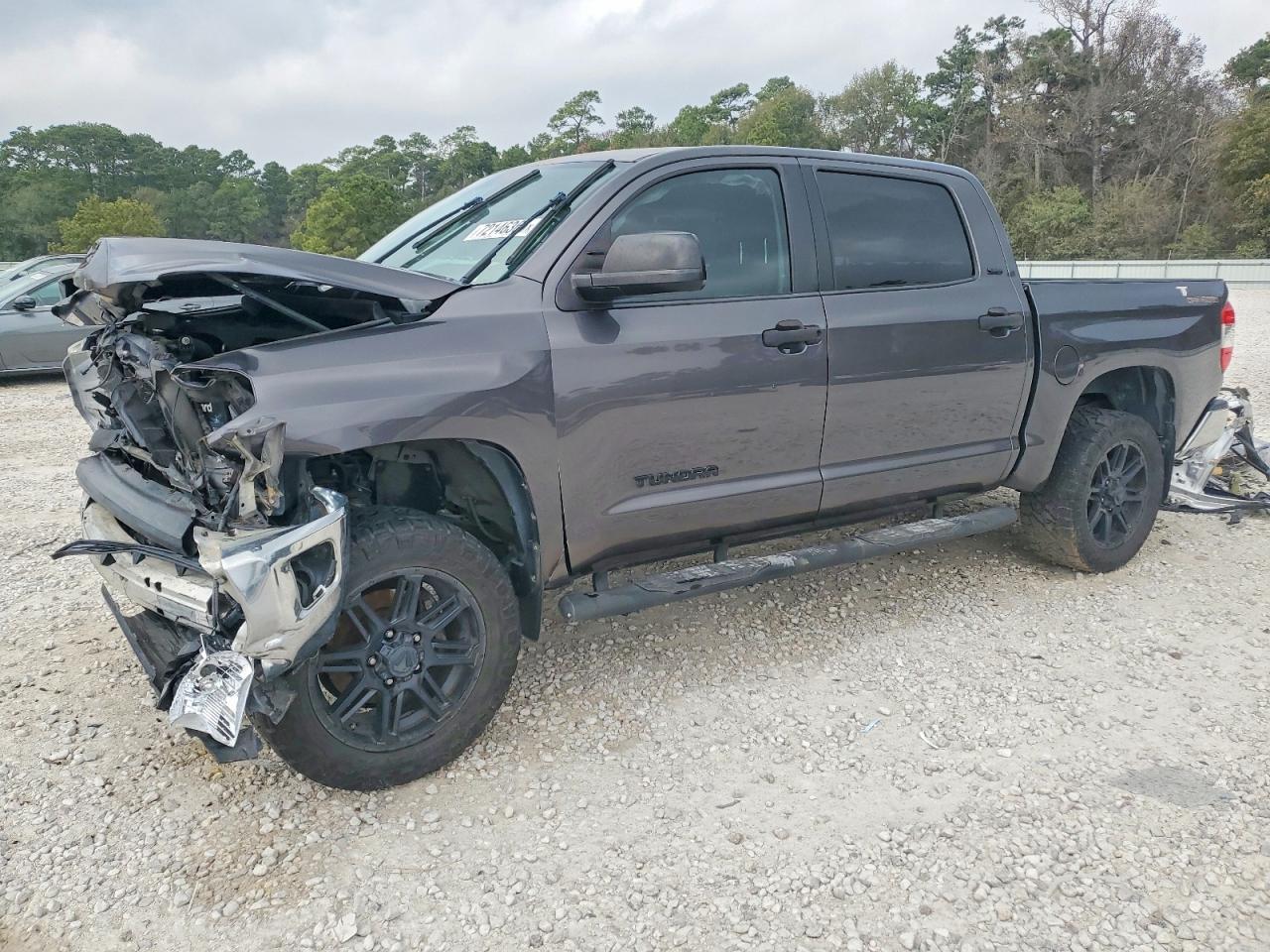 2017 TOYOTA TUNDRA