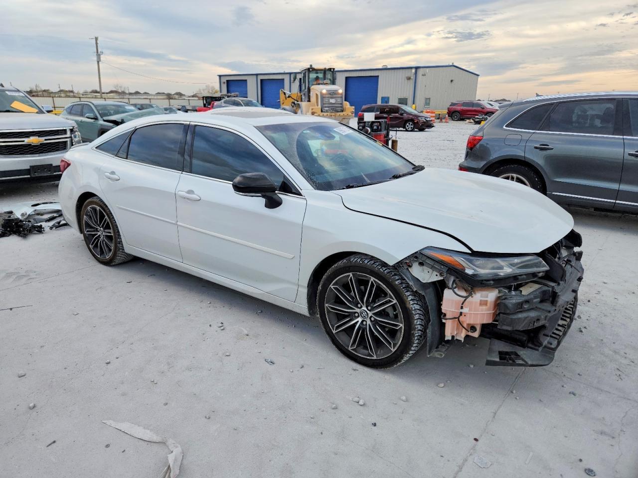 2019 TOYOTA Avalon