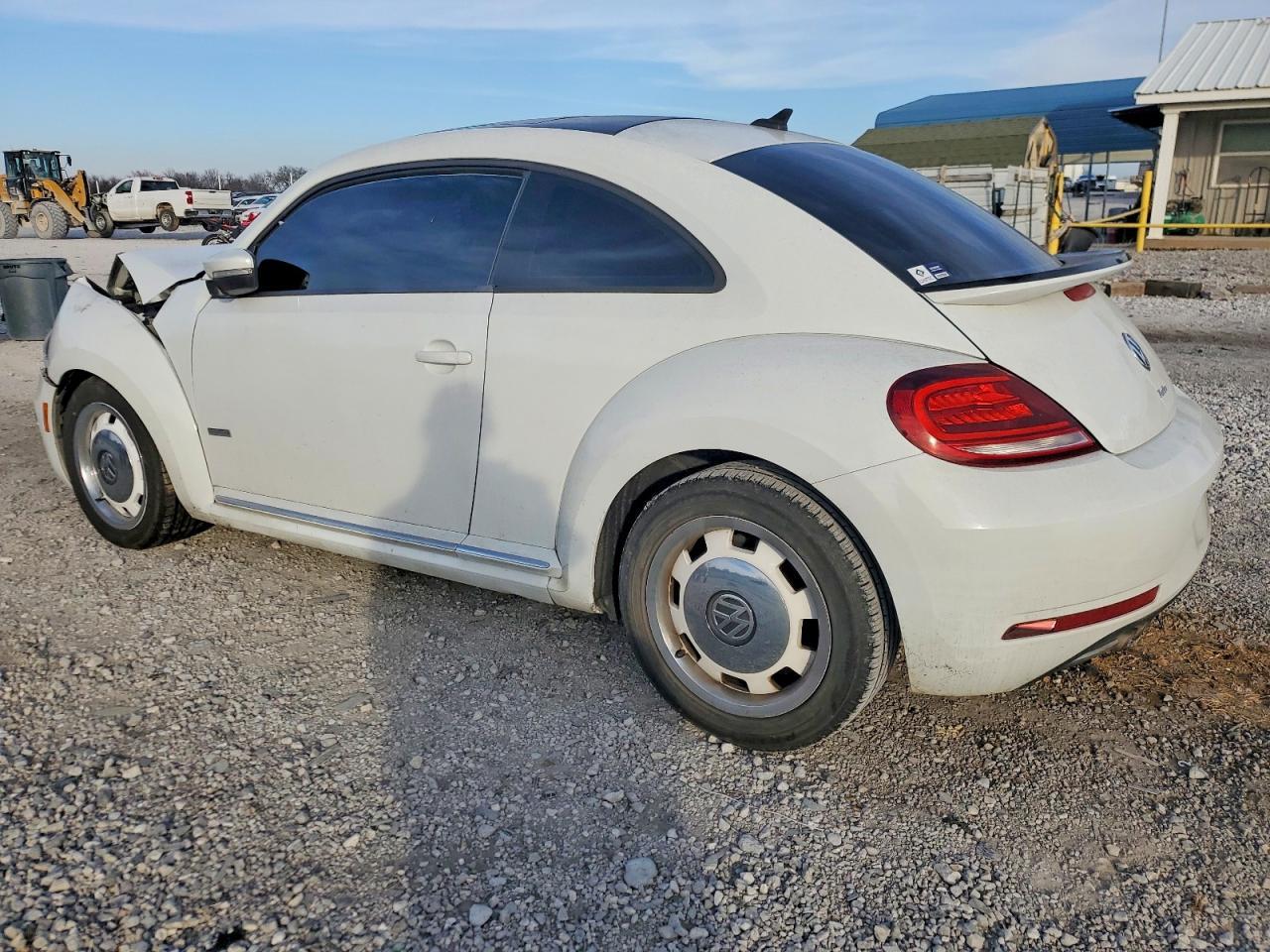 2018 VOLKSWAGEN Beetle